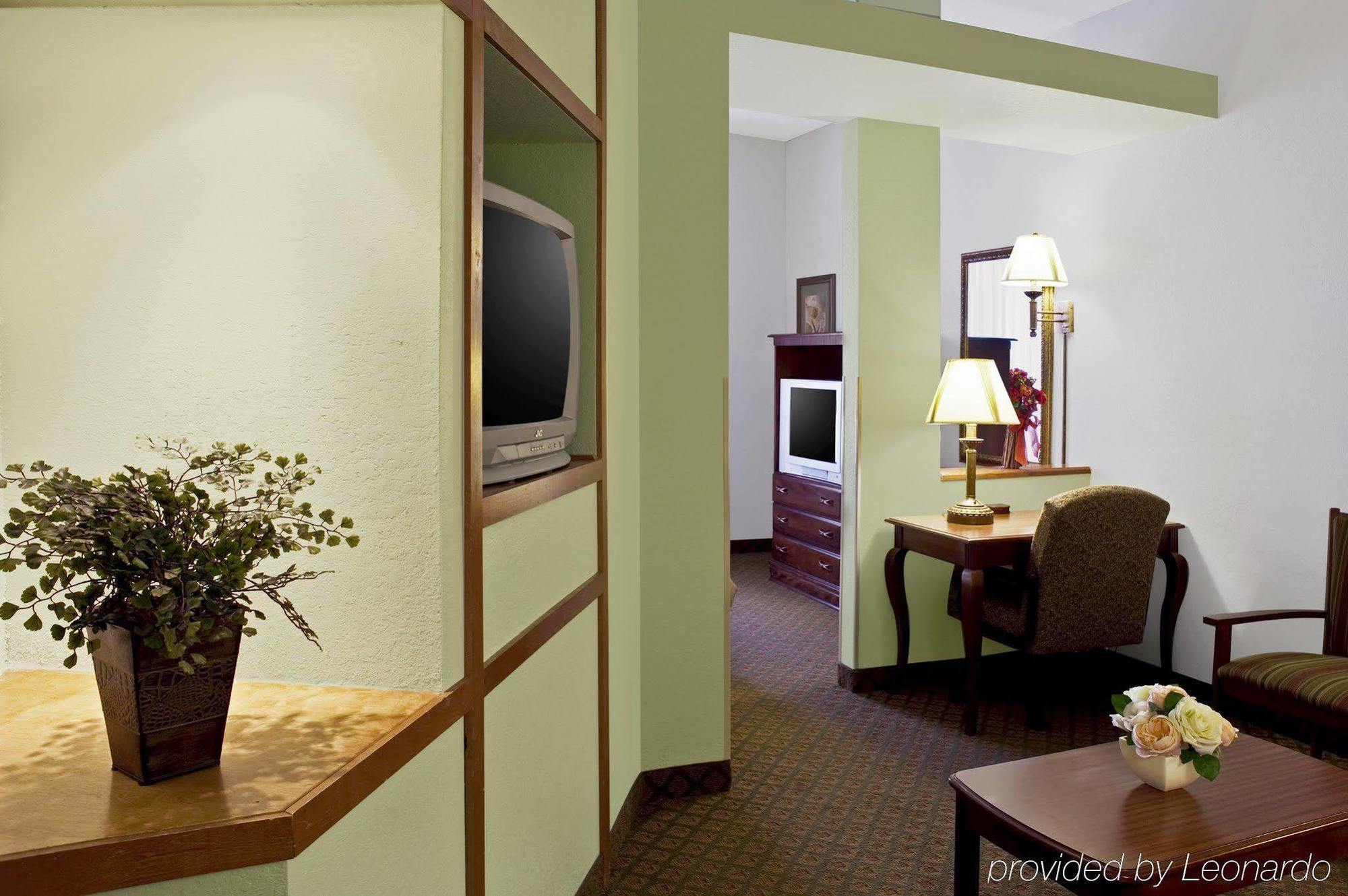 Best Western Plus Bradbury Inn And Suites Waycross Ruang foto